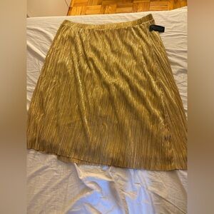 Elegant Gold Pleated Skirt